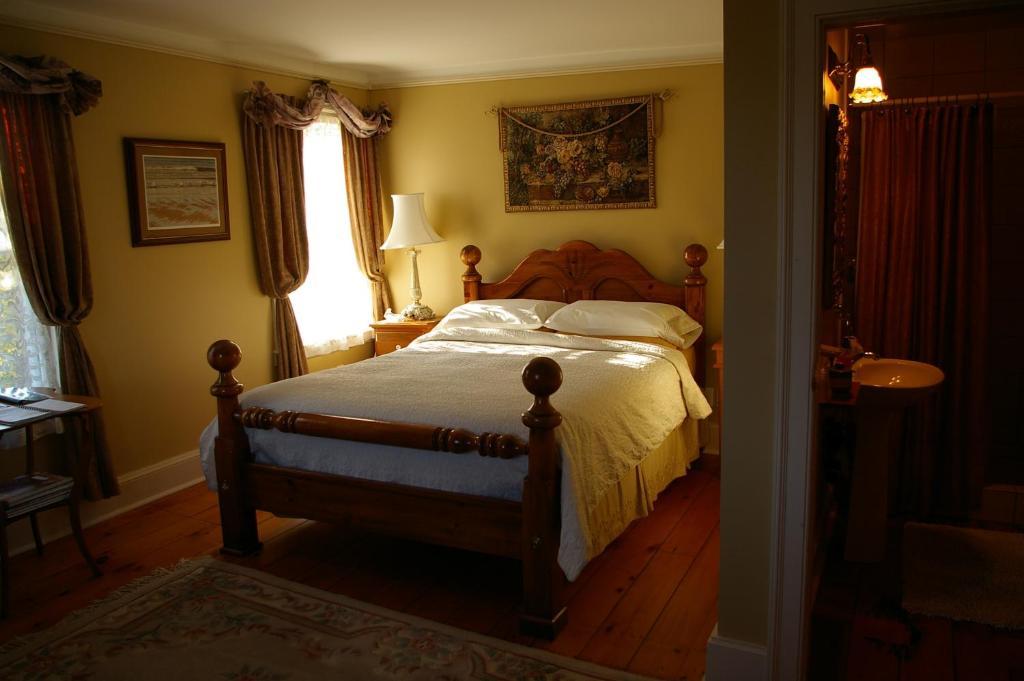 Royal Manor Bed & Breakfast Niagara-on-the-Lake Room photo